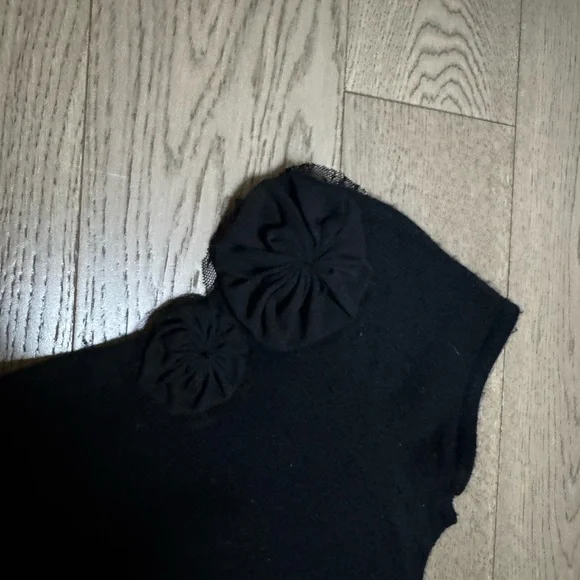 STUNNING ROSE DETAIL CASHMERE DRESS - Picture 2 of 4